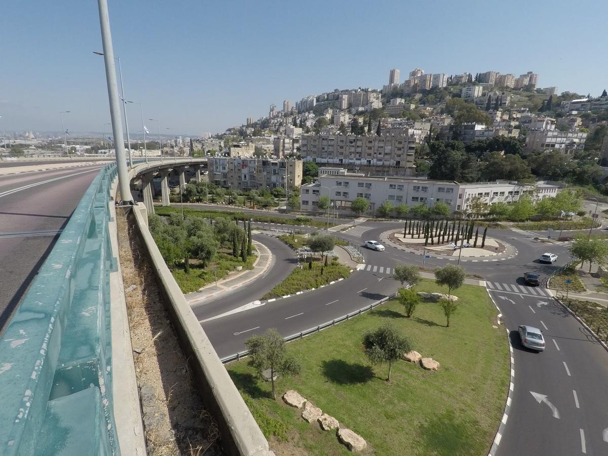 Space Place Haifa Bagian luar foto